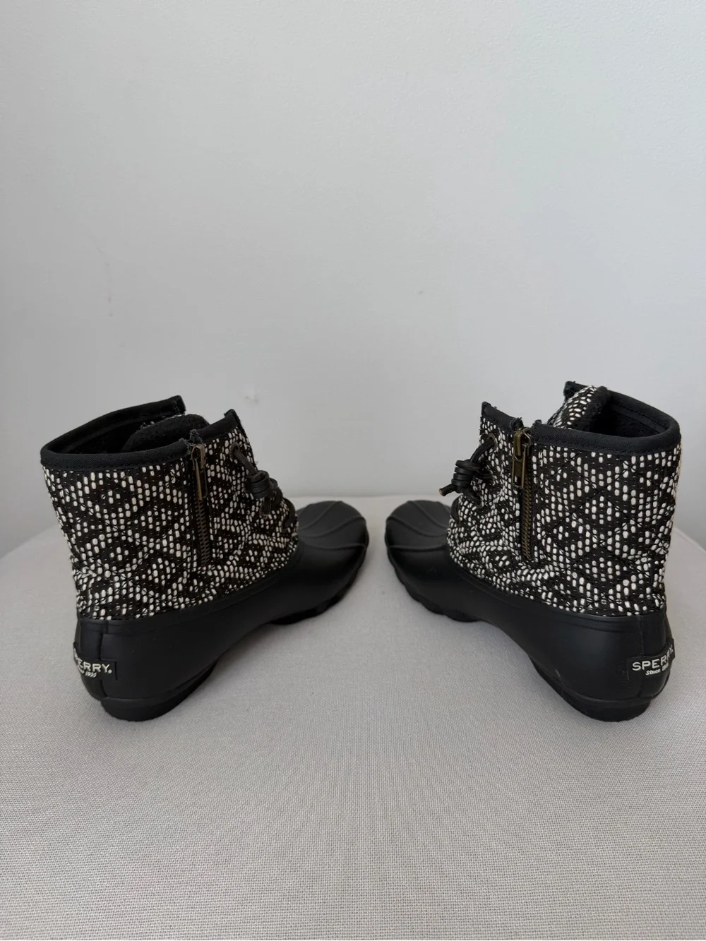 Sperry Top Sider Saltwater Duck Boots Tribal Print Women's Size 5.5